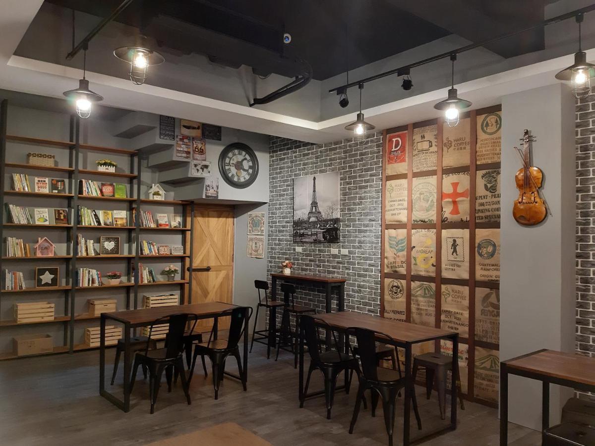 Quiet Hostel - Minquan Inn Tainan Luaran gambar