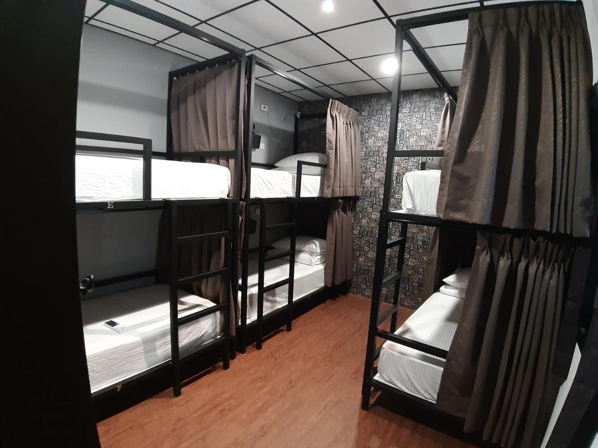 Quiet Hostel - Minquan Inn Tainan Luaran gambar