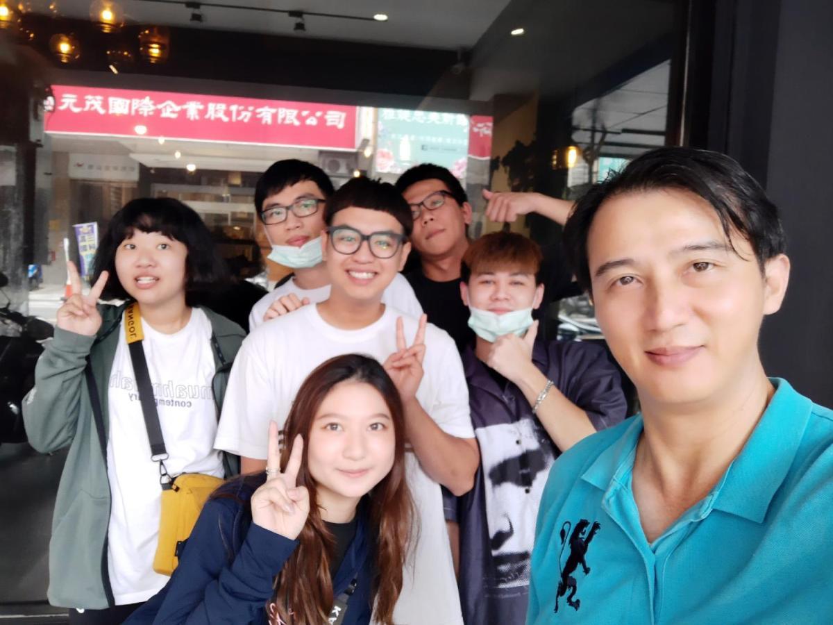 Quiet Hostel - Minquan Inn Tainan Luaran gambar
