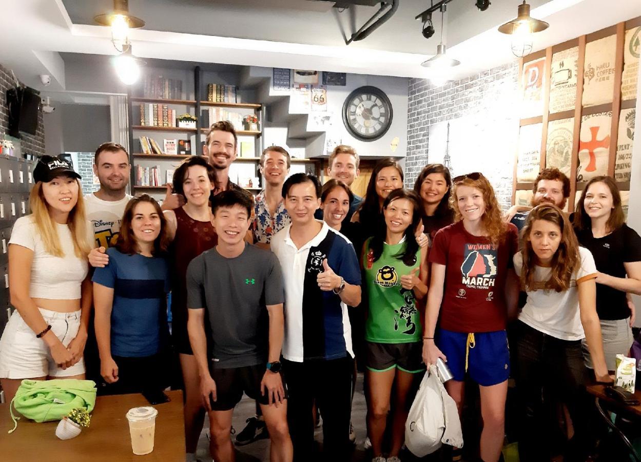 Quiet Hostel - Minquan Inn Tainan Luaran gambar