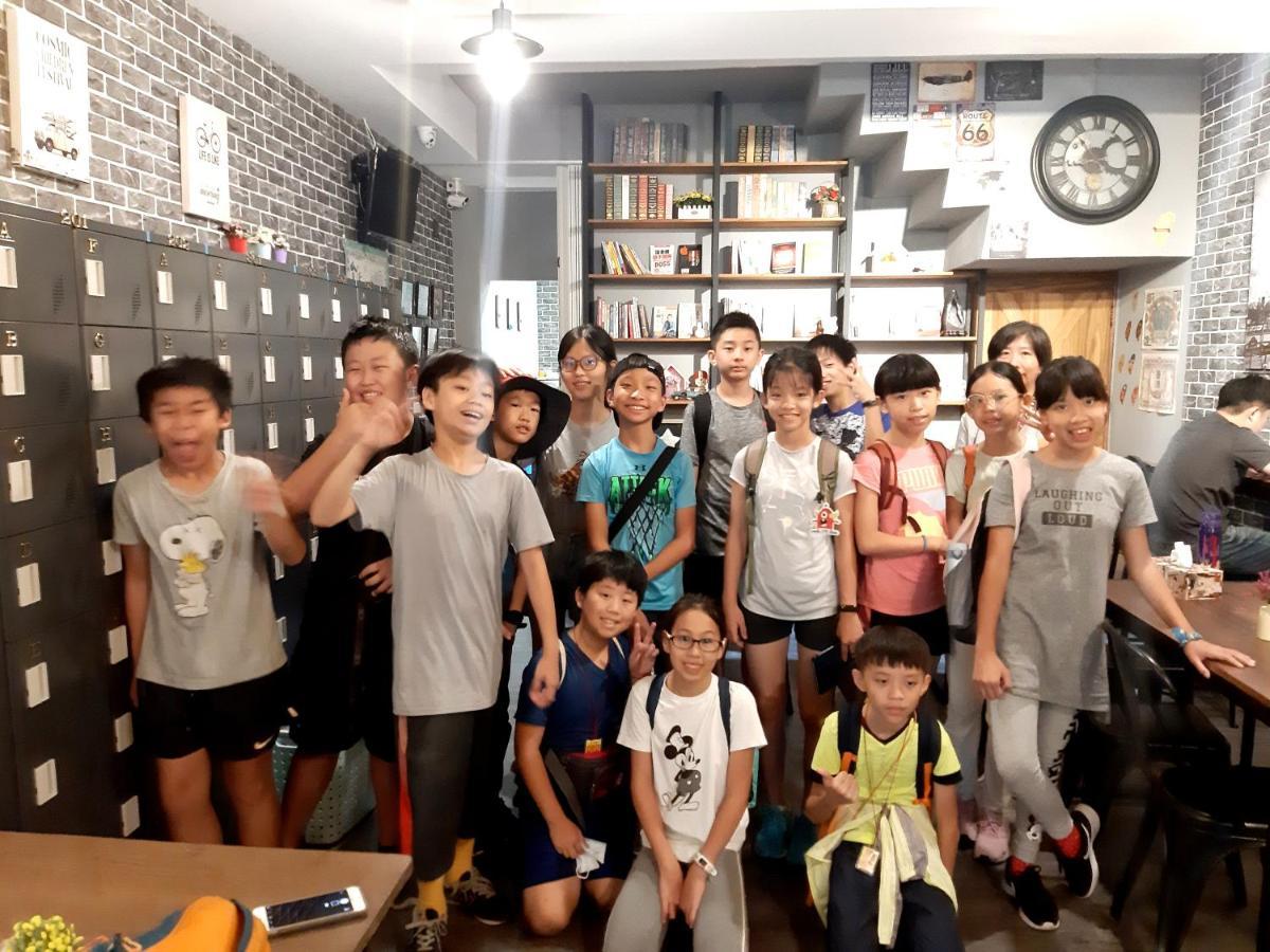 Quiet Hostel - Minquan Inn Tainan Luaran gambar