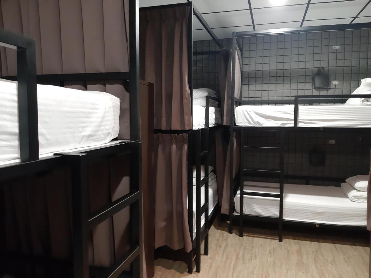 Quiet Hostel - Minquan Inn Tainan Luaran gambar