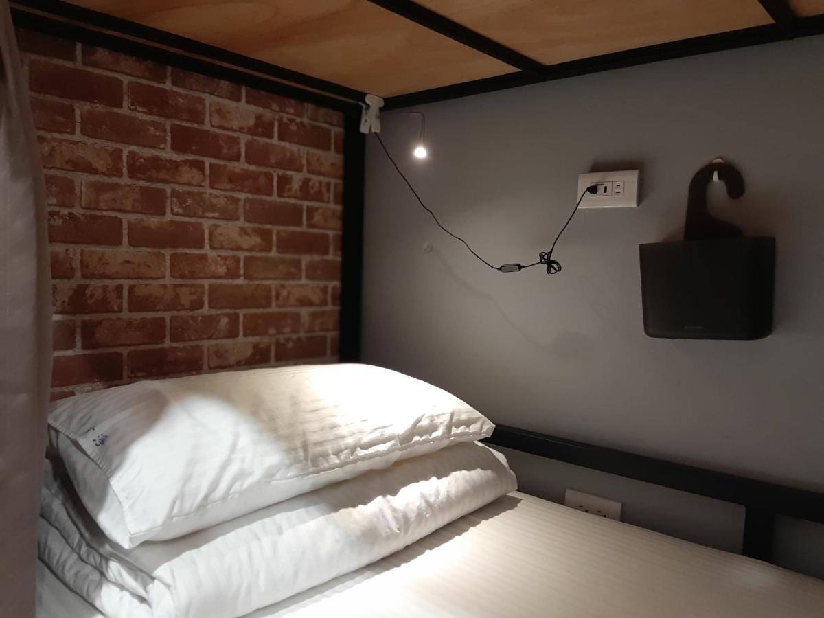 Quiet Hostel - Minquan Inn Tainan Luaran gambar